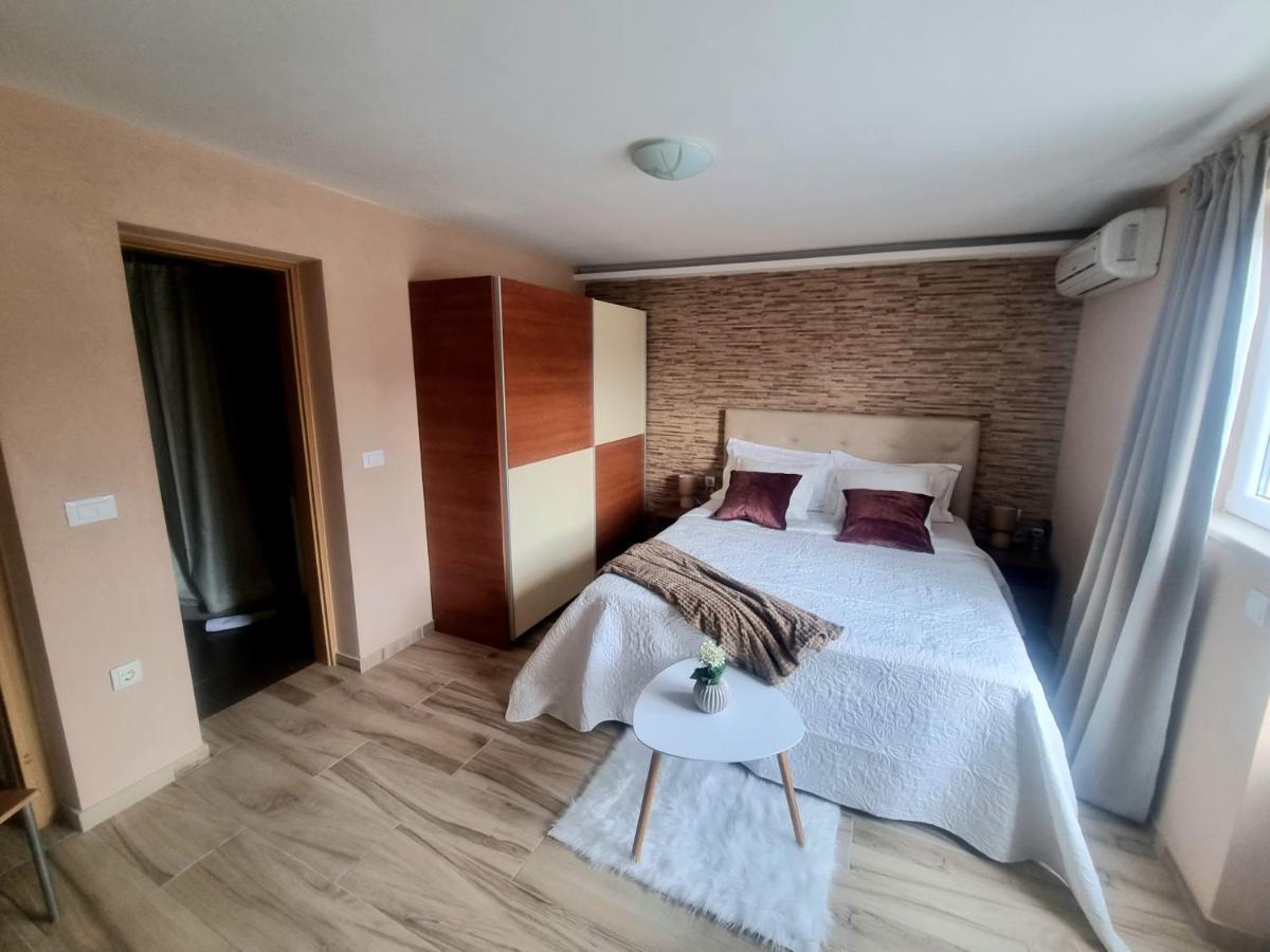 Apartments Luxury Oasis Makarska Buitenkant foto