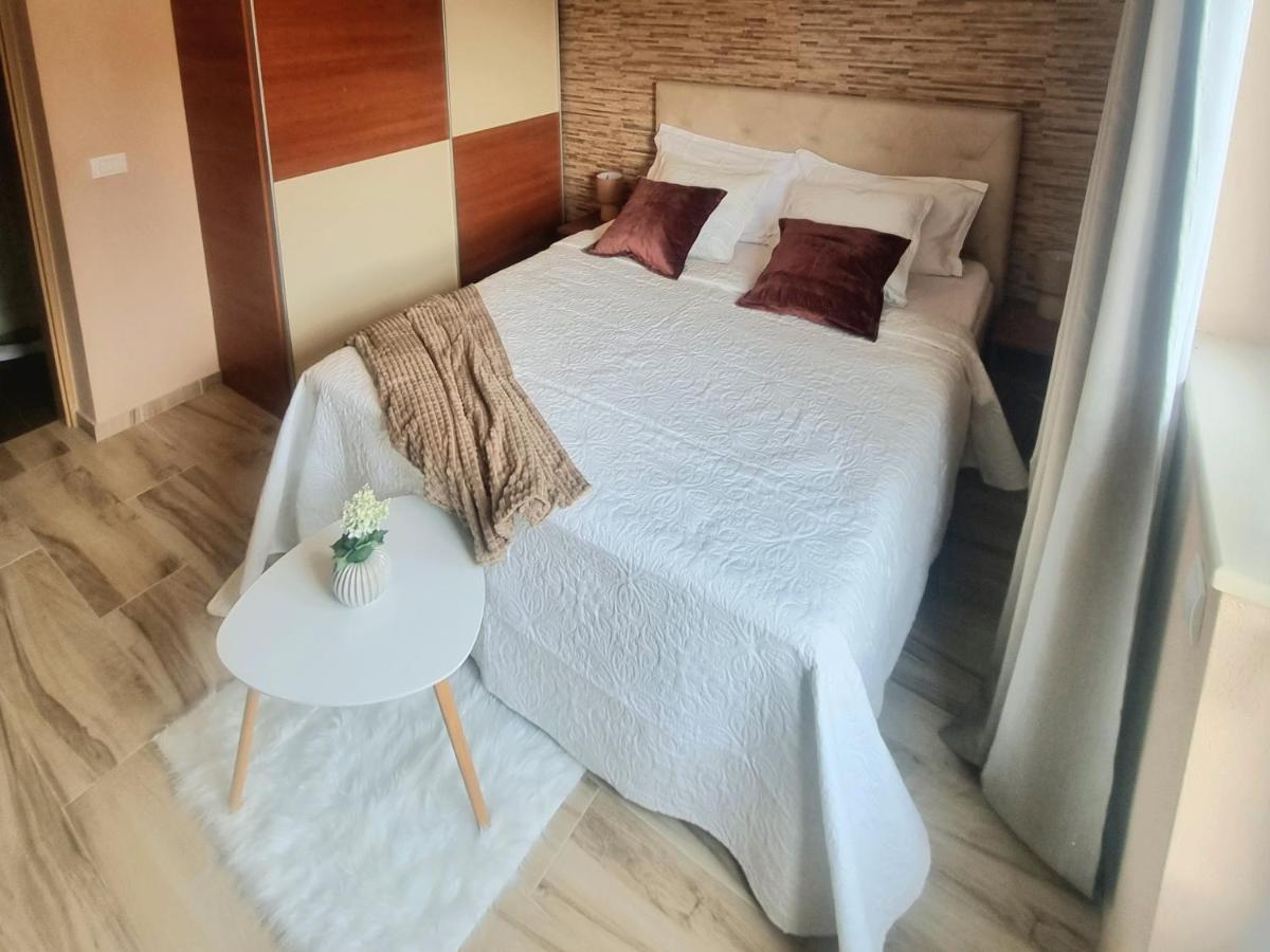 Apartments Luxury Oasis Makarska Buitenkant foto