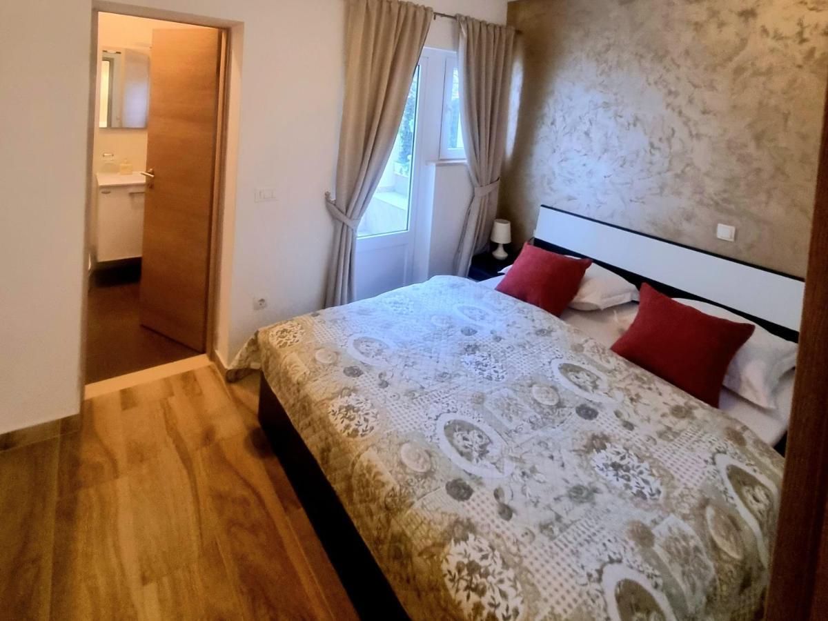 Apartments Luxury Oasis Makarska Buitenkant foto